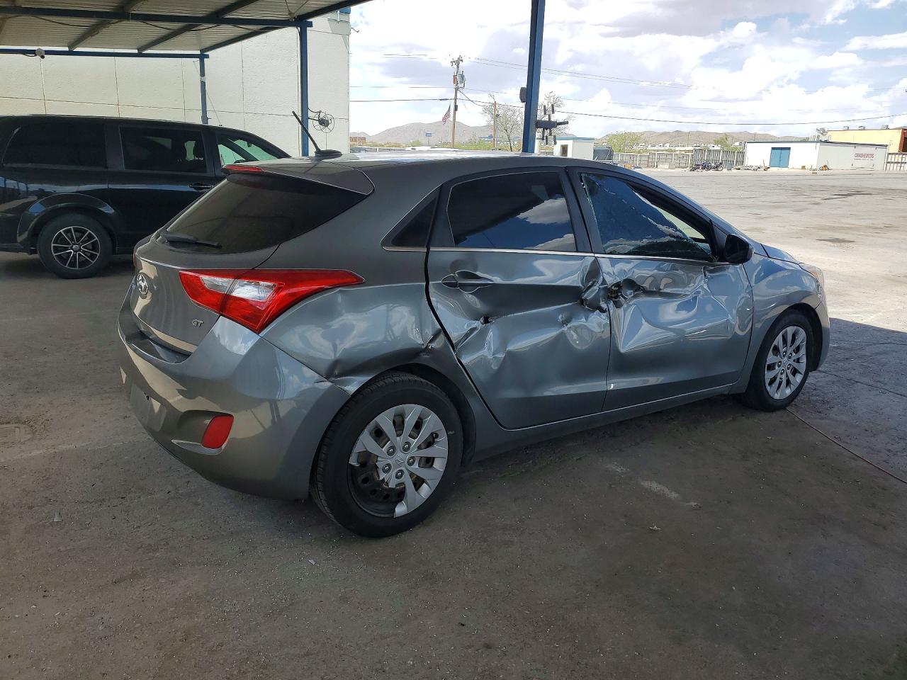 Hyundai ELANTRA Base