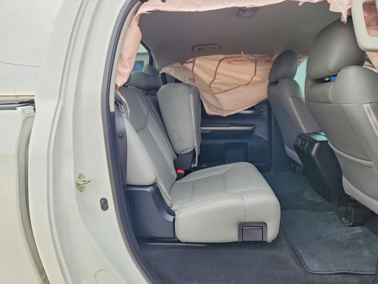 Toyota Tundra Crewmax Sr5