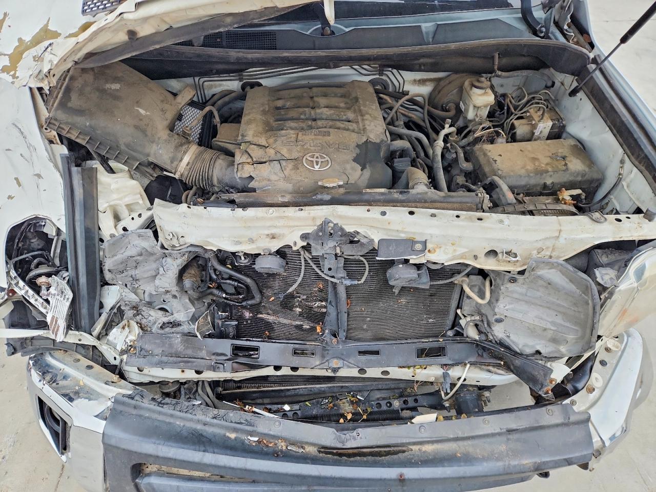 Toyota Tundra Crewmax Sr5
