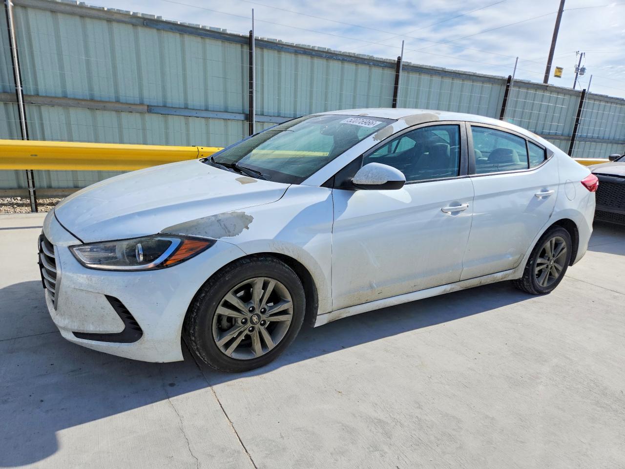 Salvage Hyundai ELANTRA Image