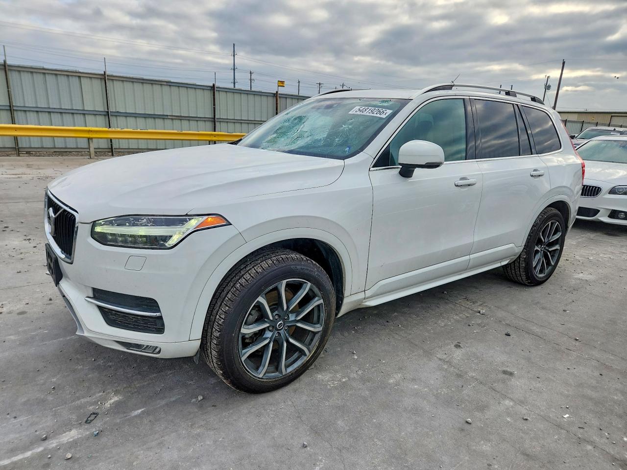 Salvage Volvo XC90 Image