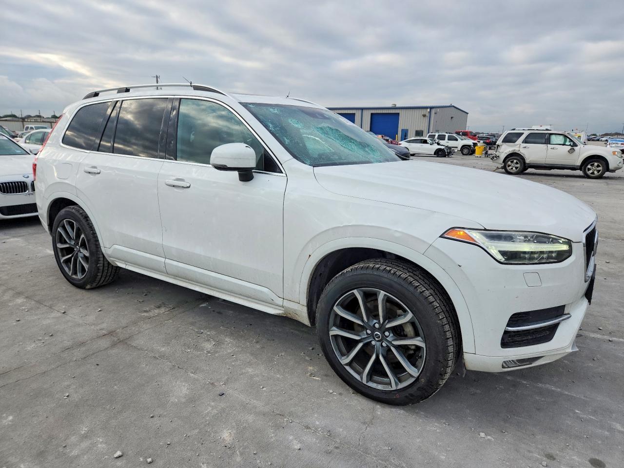 Volvo XC90 T6