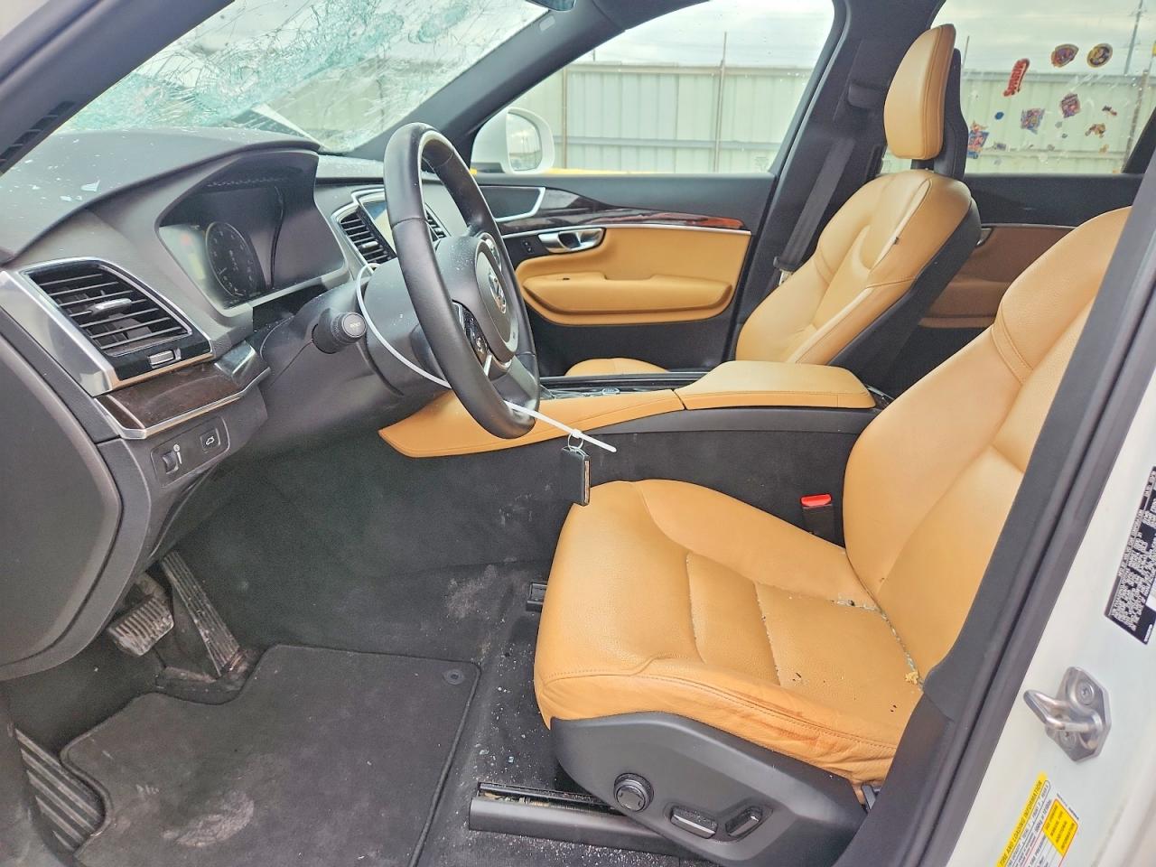 Volvo XC90 T6