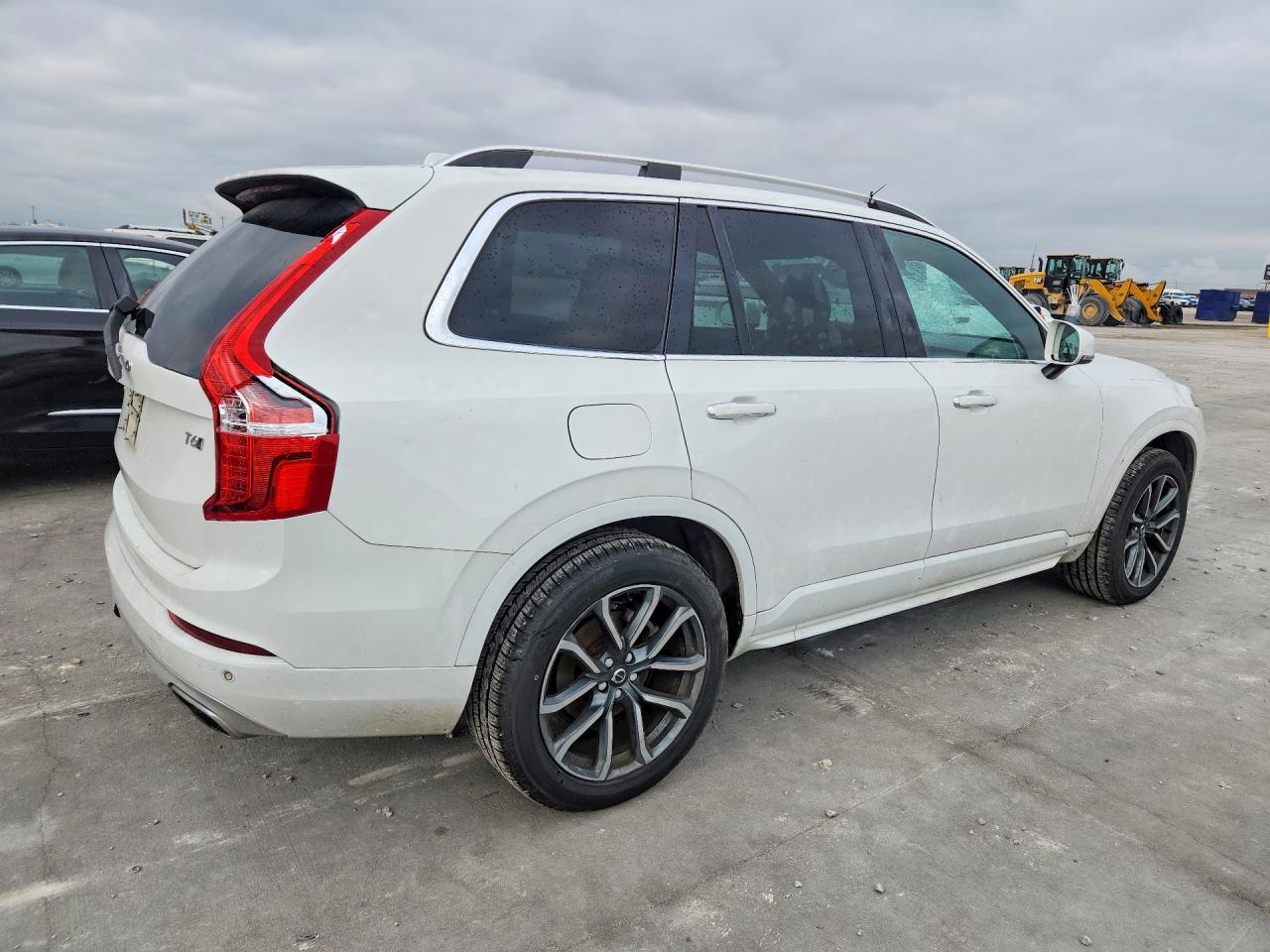 Volvo XC90 T6
