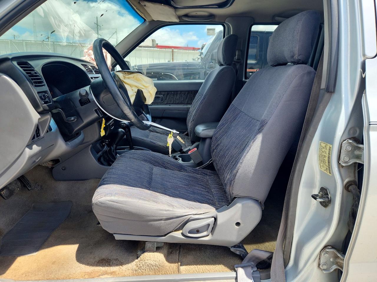 Nissan Frontier Xe