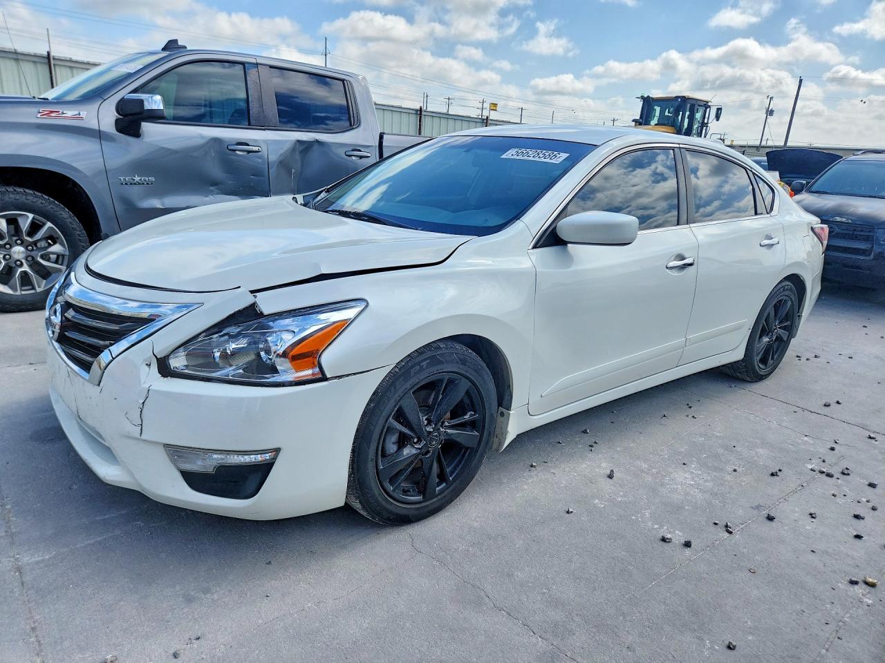 Salvage Nissan Altima Image