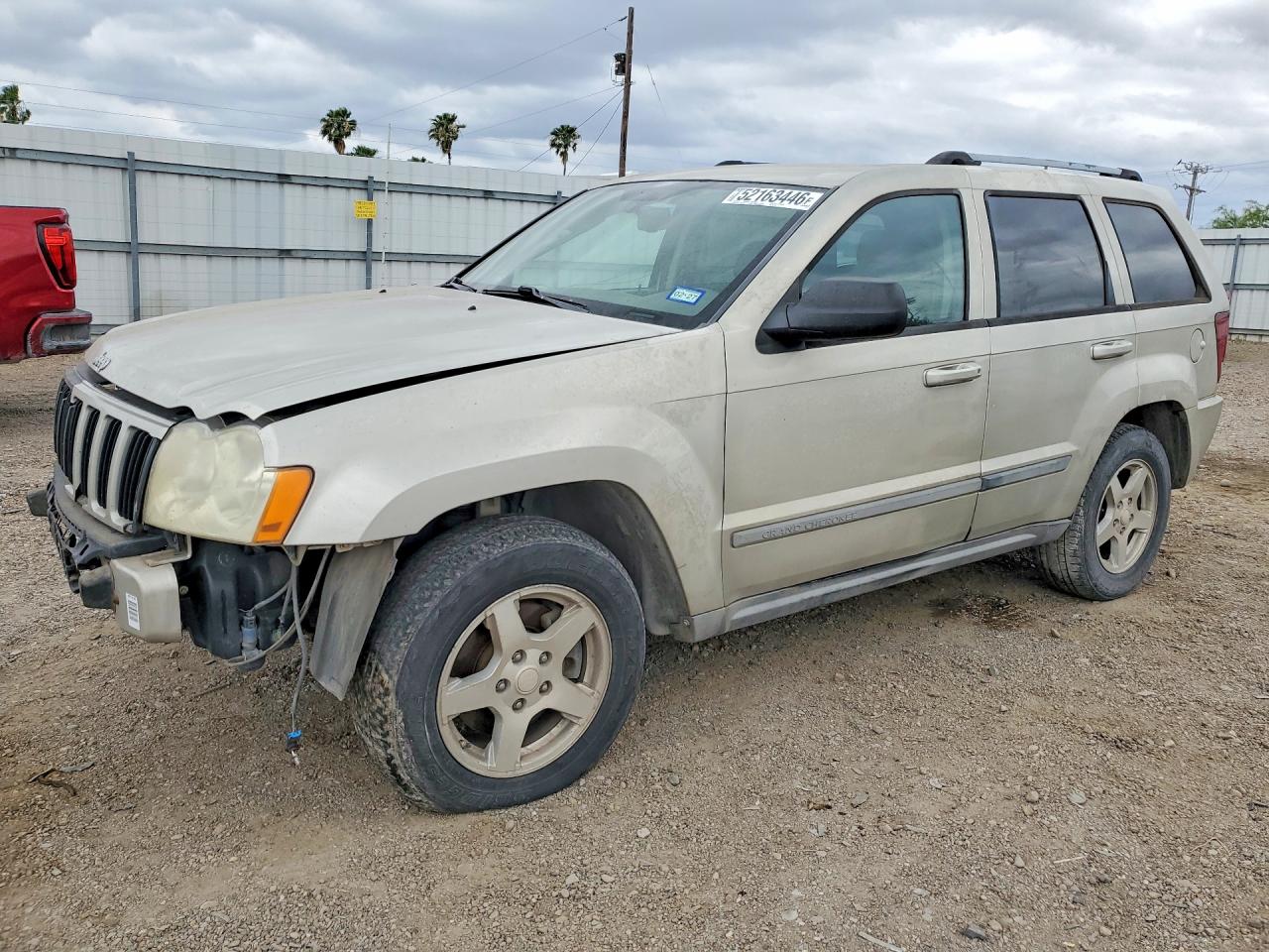 Salvage Jeep Cherokee Image