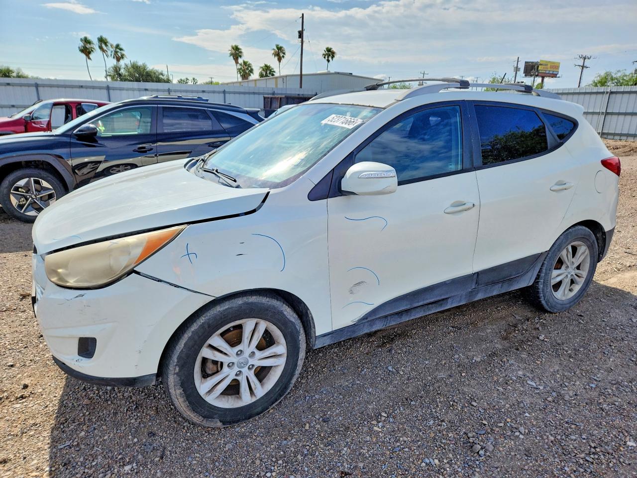 Salvage Hyundai TUCSON Image