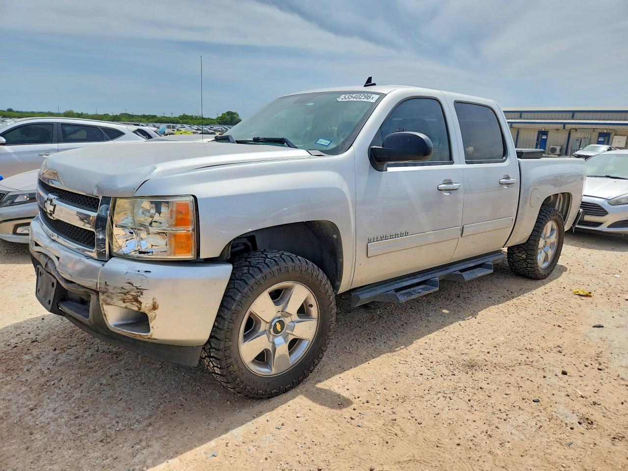 Salvage Chevrolet Silverado Image