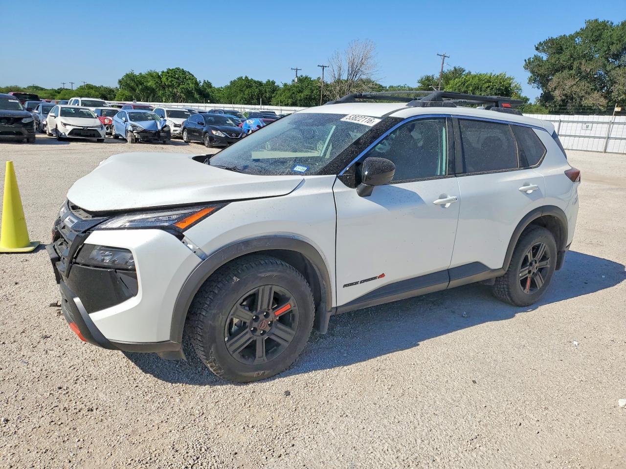 Salvage Nissan Rogue Image