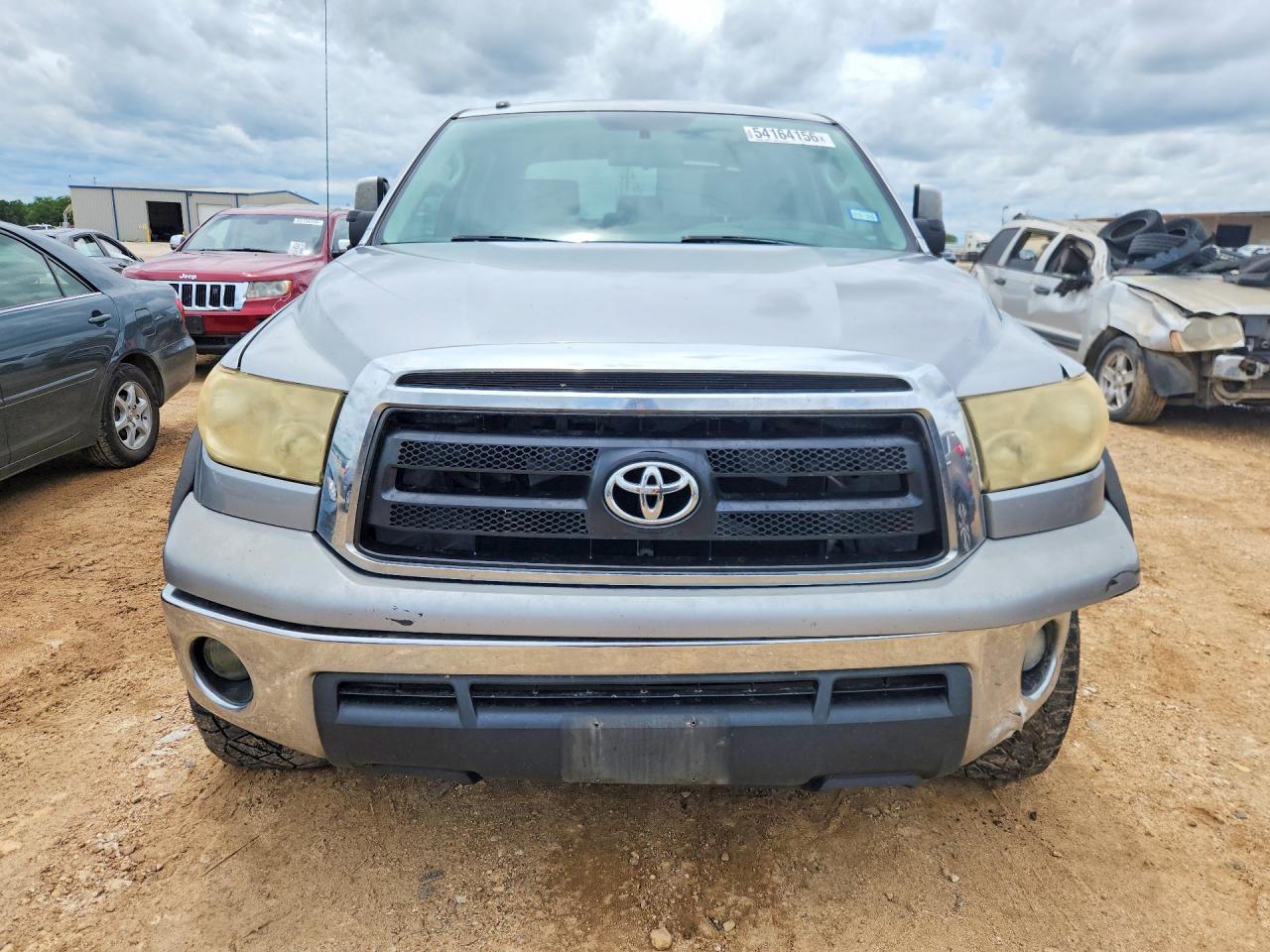 Toyota Tundra Crewmax Sr5