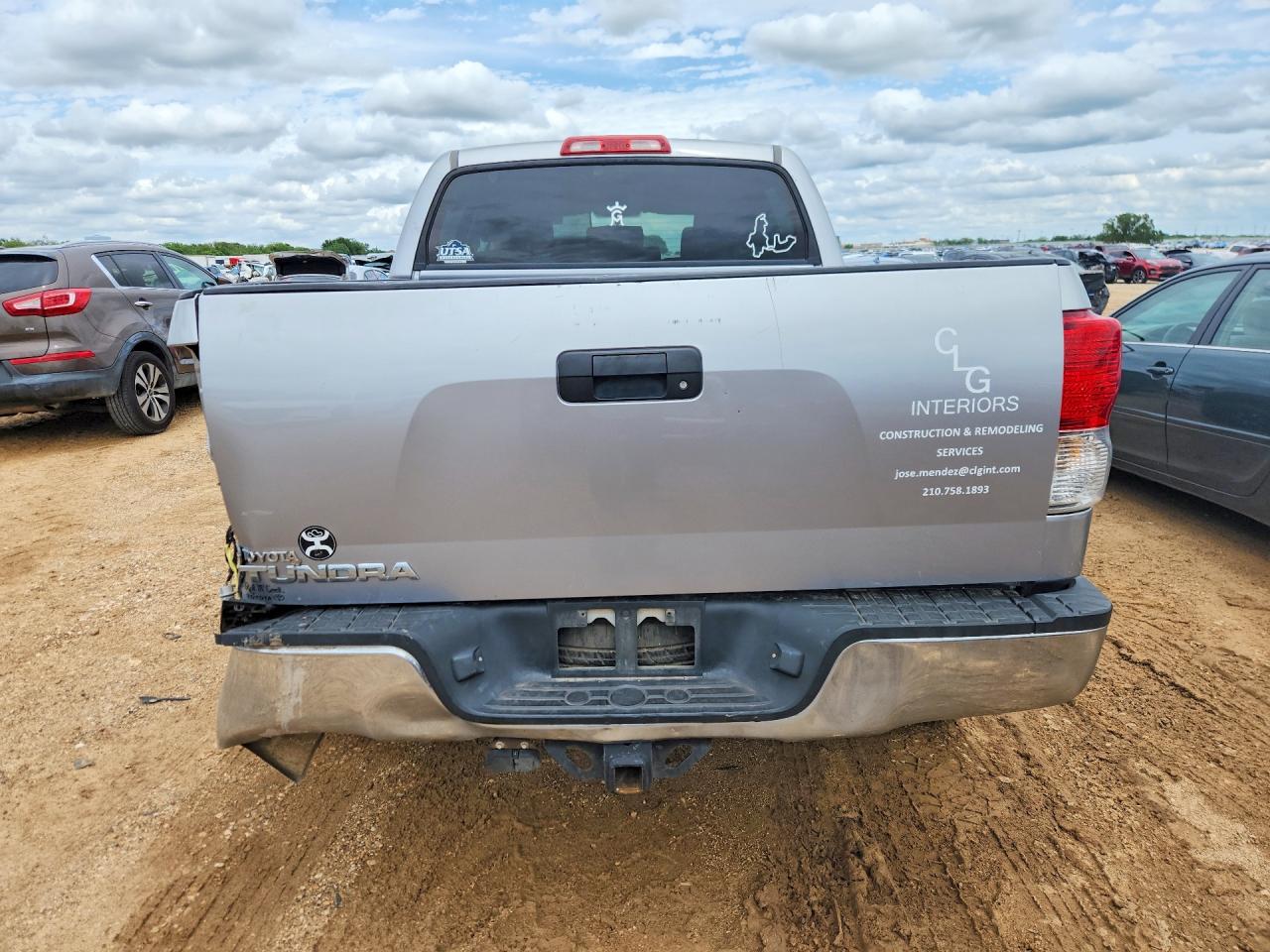 Toyota Tundra Crewmax Sr5