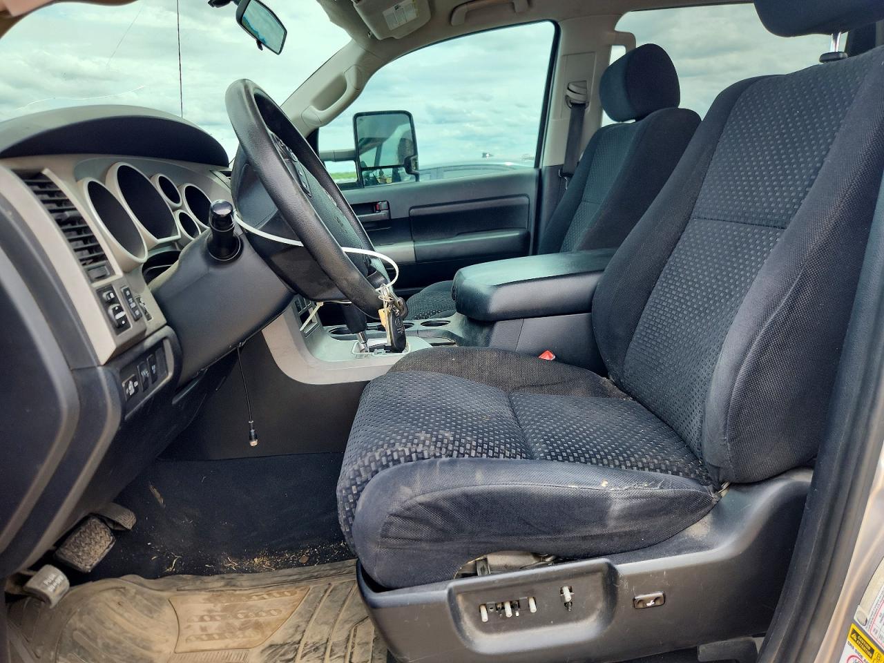 Toyota Tundra Crewmax Sr5