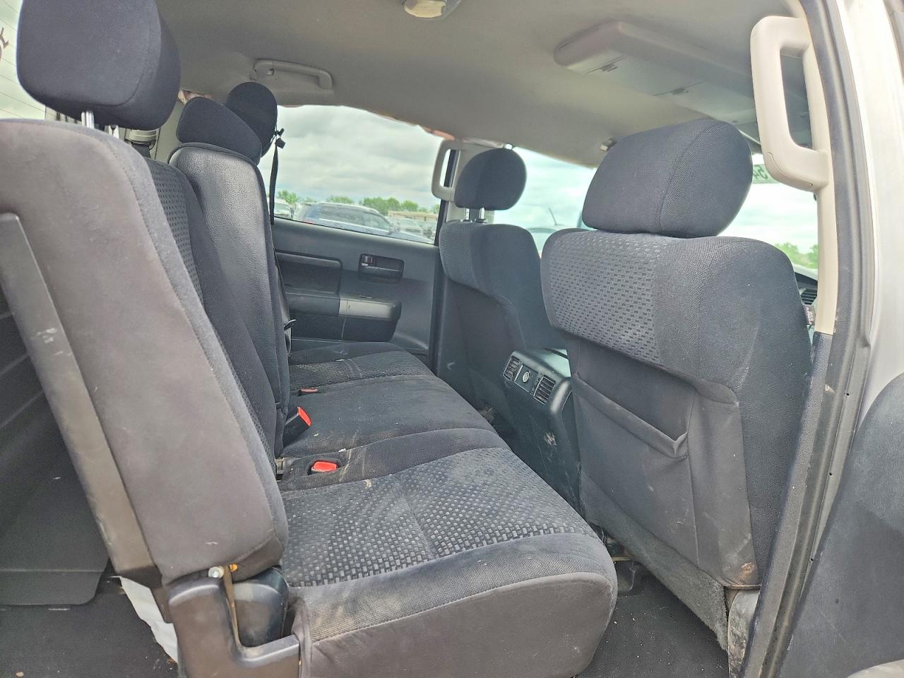 Toyota Tundra Crewmax Sr5