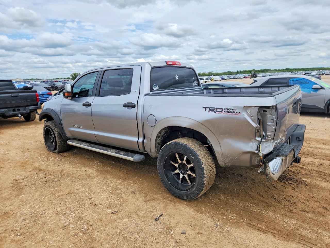 Toyota Tundra Crewmax Sr5