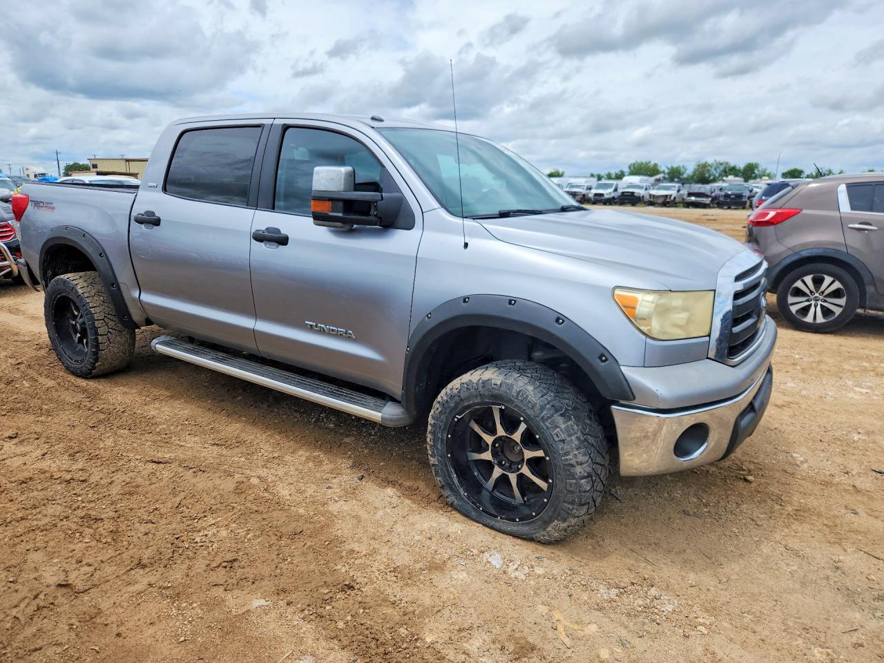 Toyota Tundra Crewmax Sr5