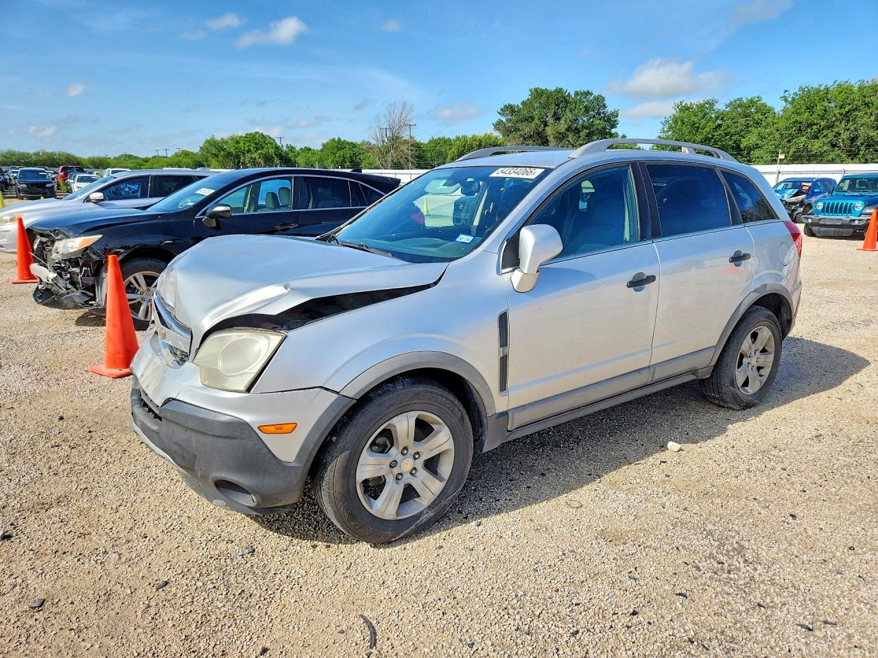 Salvage Chevrolet Captiva Image