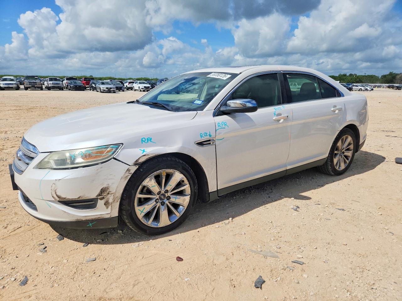 Salvage Ford Taurus Image