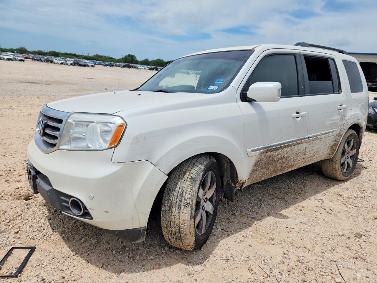 Salvage Honda Pilot Image
