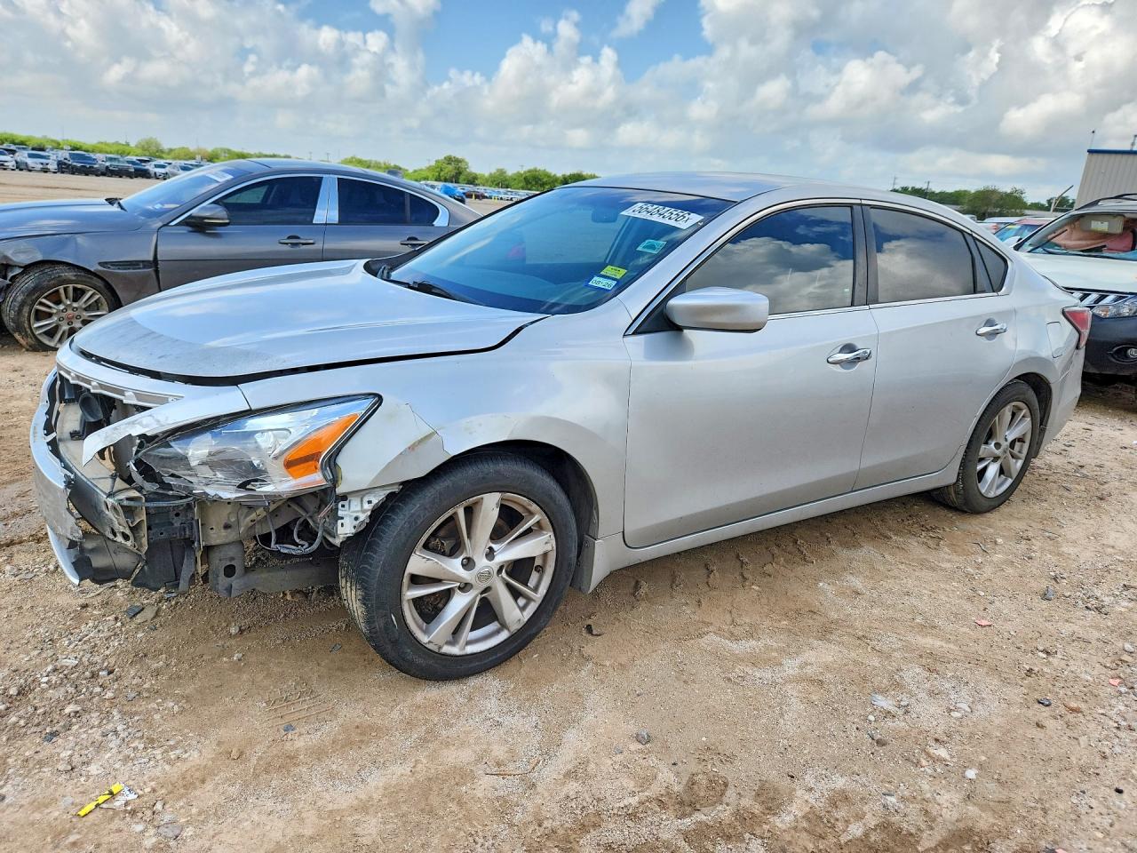 Salvage Nissan Altima Image