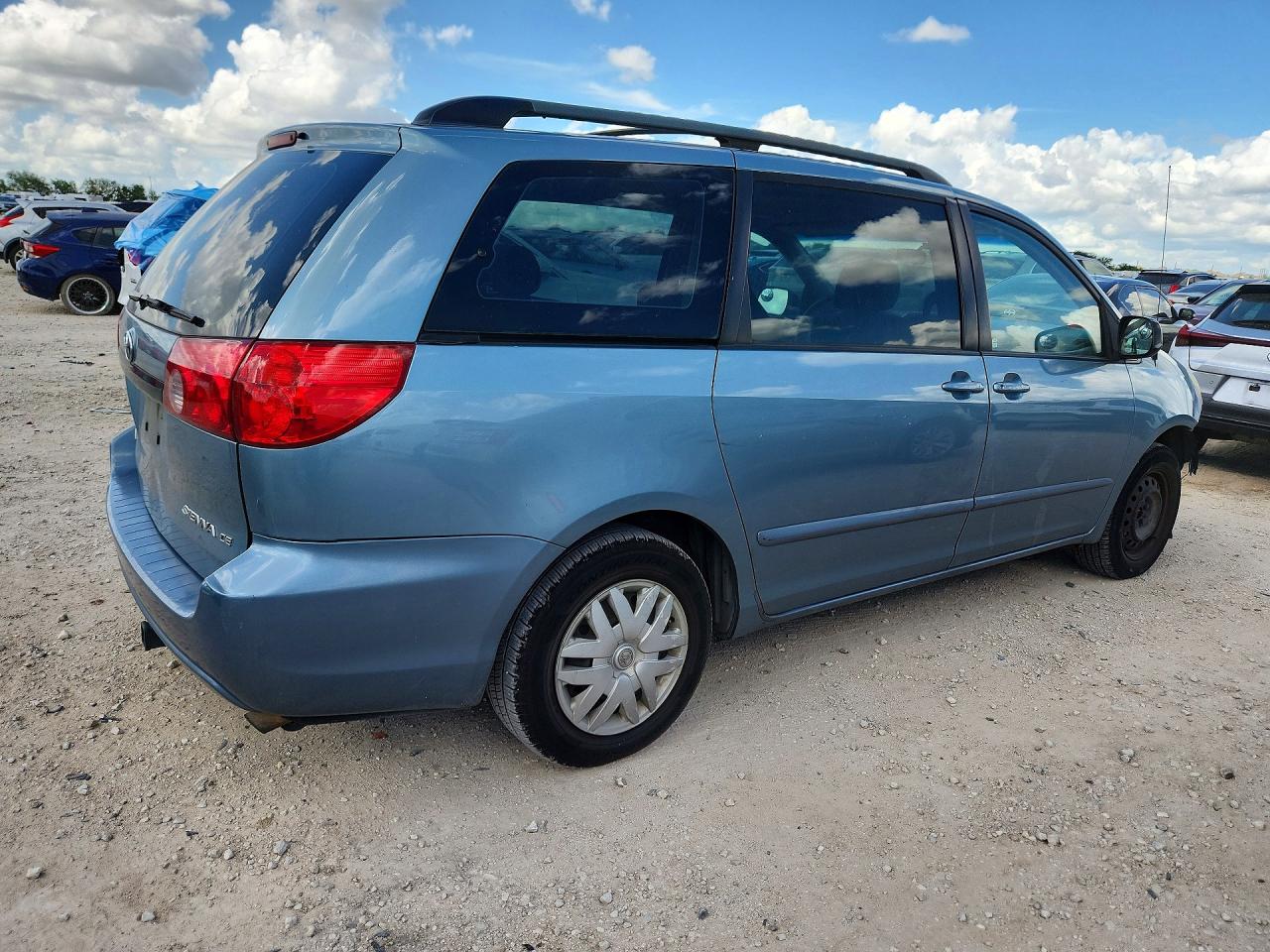 Toyota Sienna Ce 7 Passenger