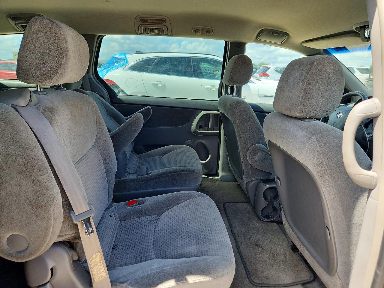 Toyota Sienna Ce 7 Passenger