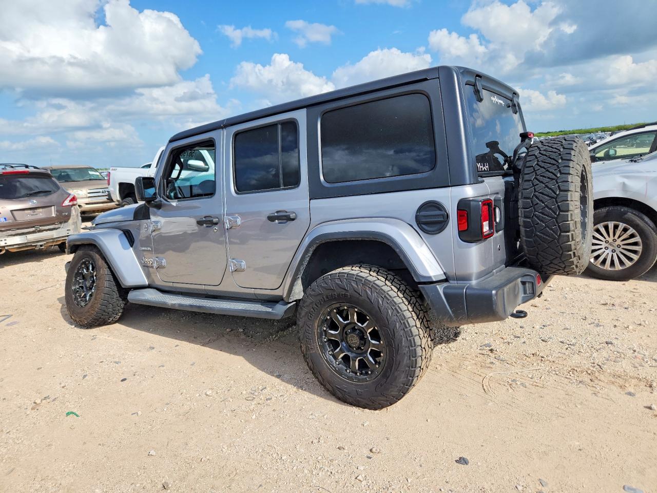 Jeep Wrangler Sahara