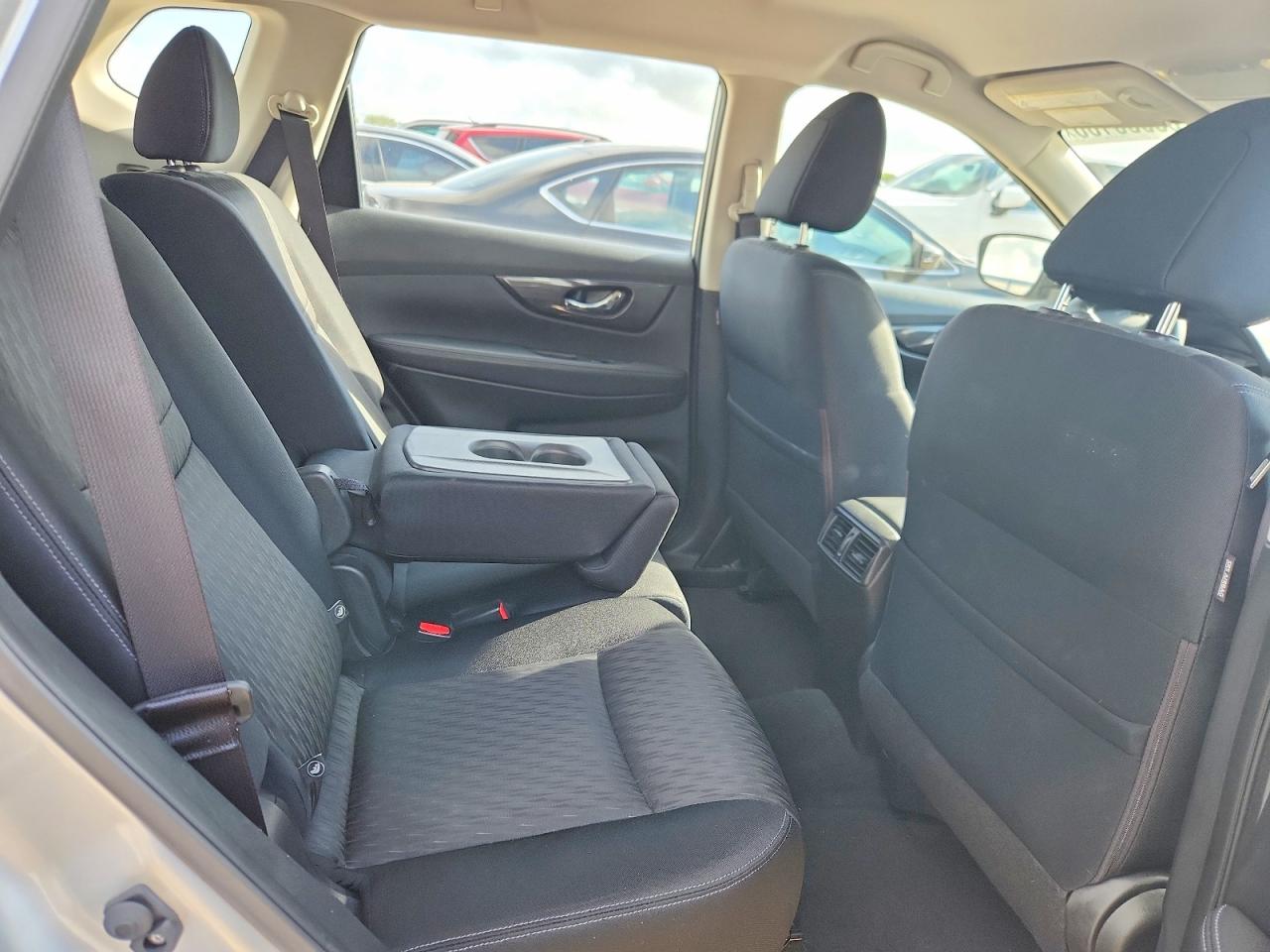 Nissan Rogue S