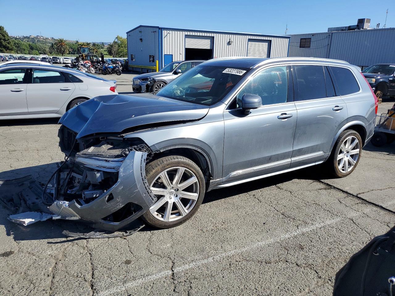 Salvage Volvo XC90 Image