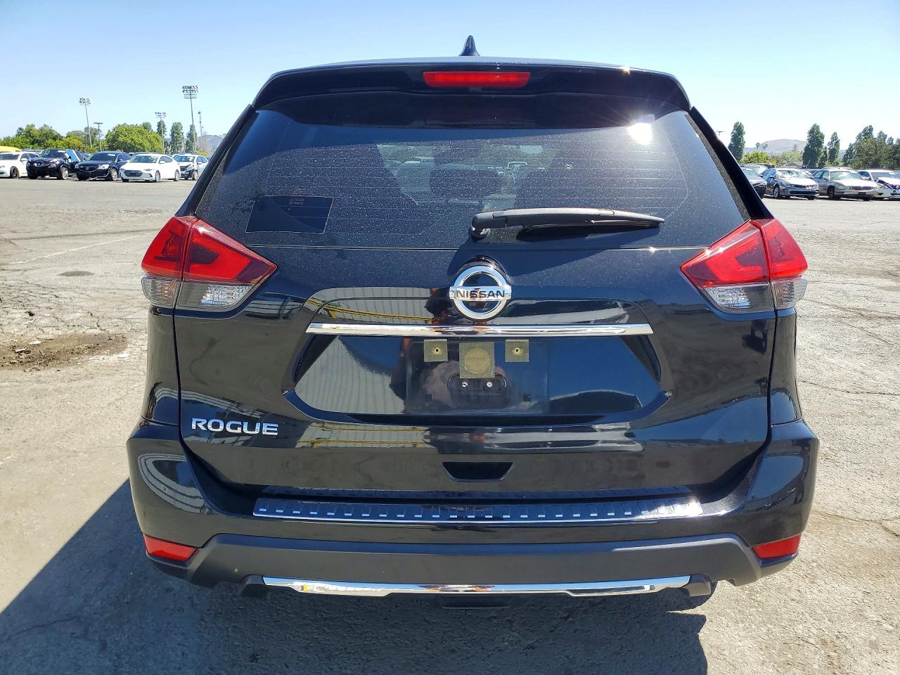 Nissan Rogue S