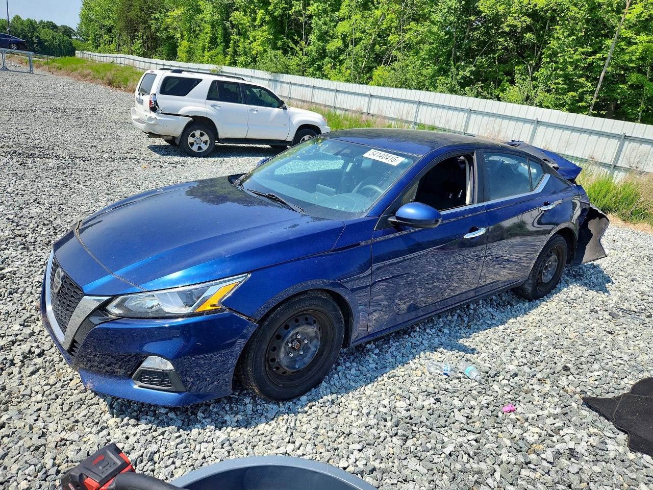 Salvage Nissan Altima Image