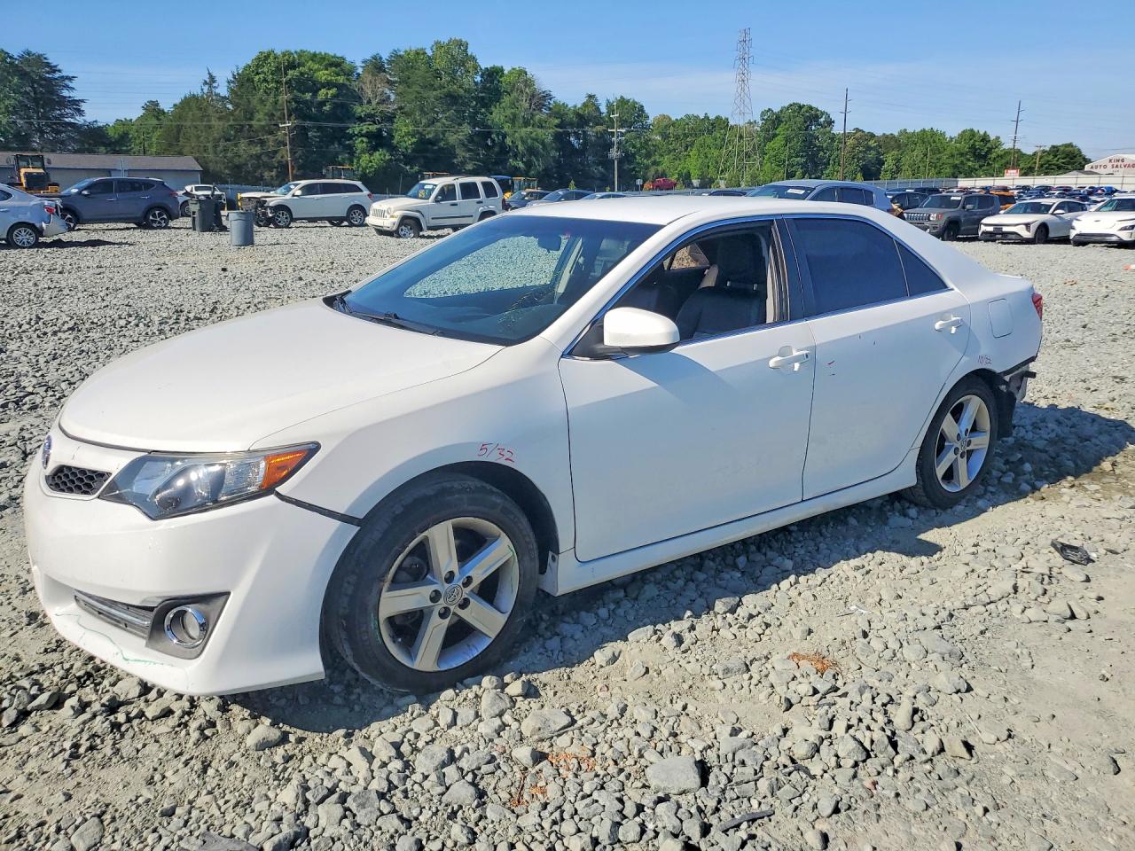 Salvage Toyota Camry Image