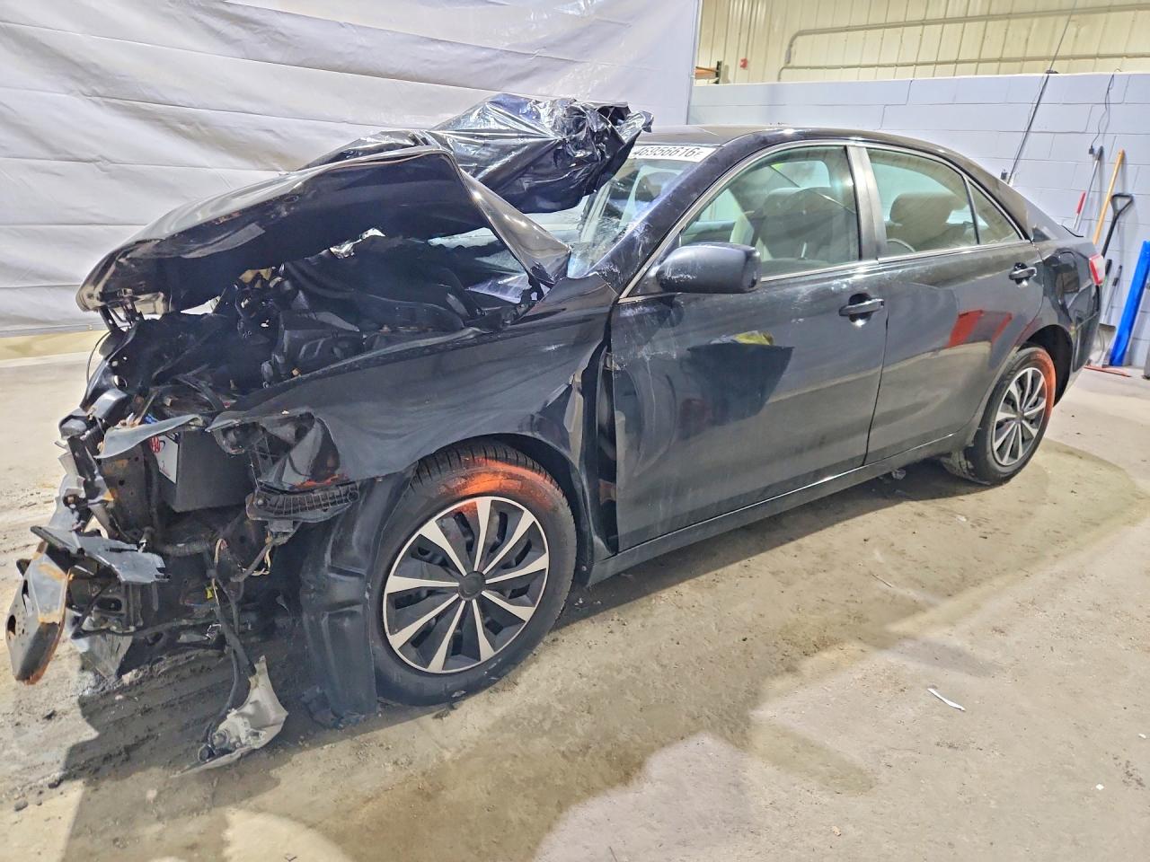 Salvage Toyota Camry Image