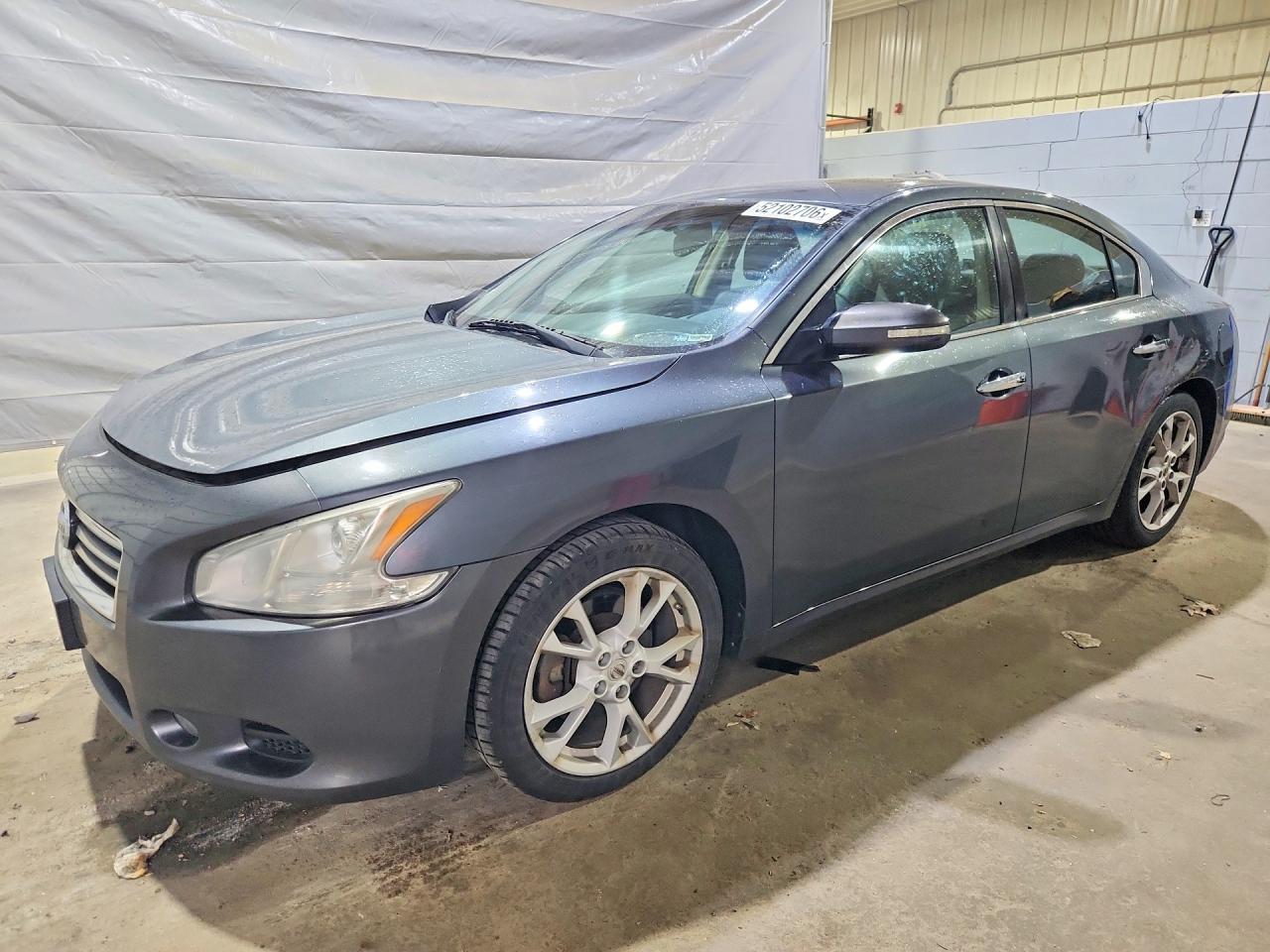 Salvage Nissan Maxima Image
