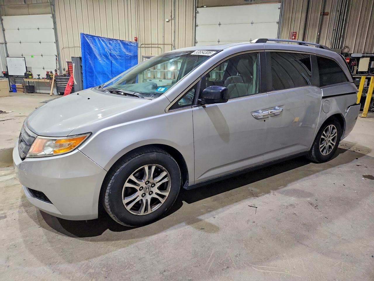 Salvage Honda Odyssey Image