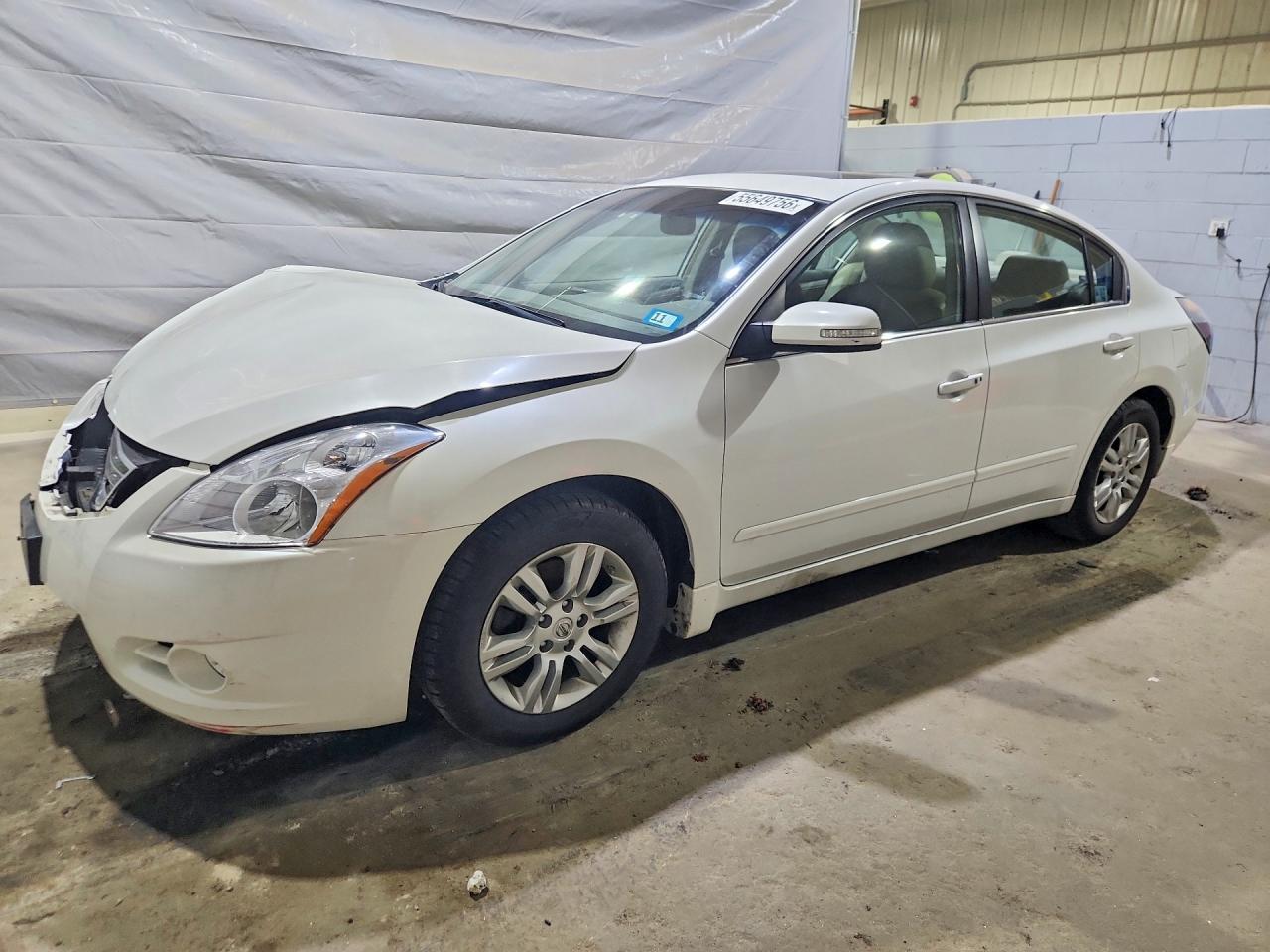 Salvage Nissan Altima Image