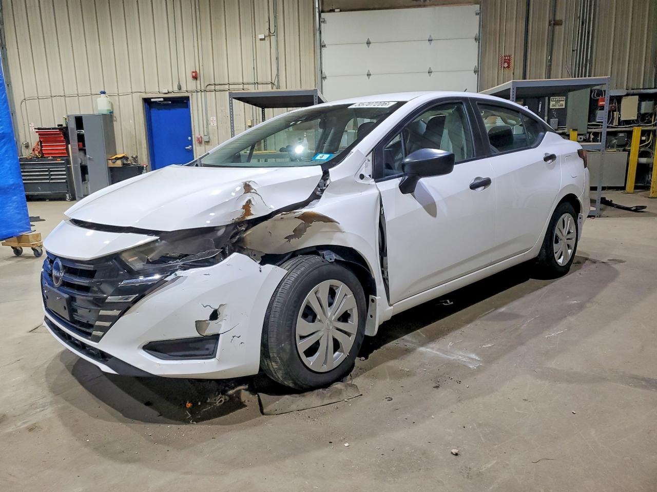 Salvage Nissan Versa Image