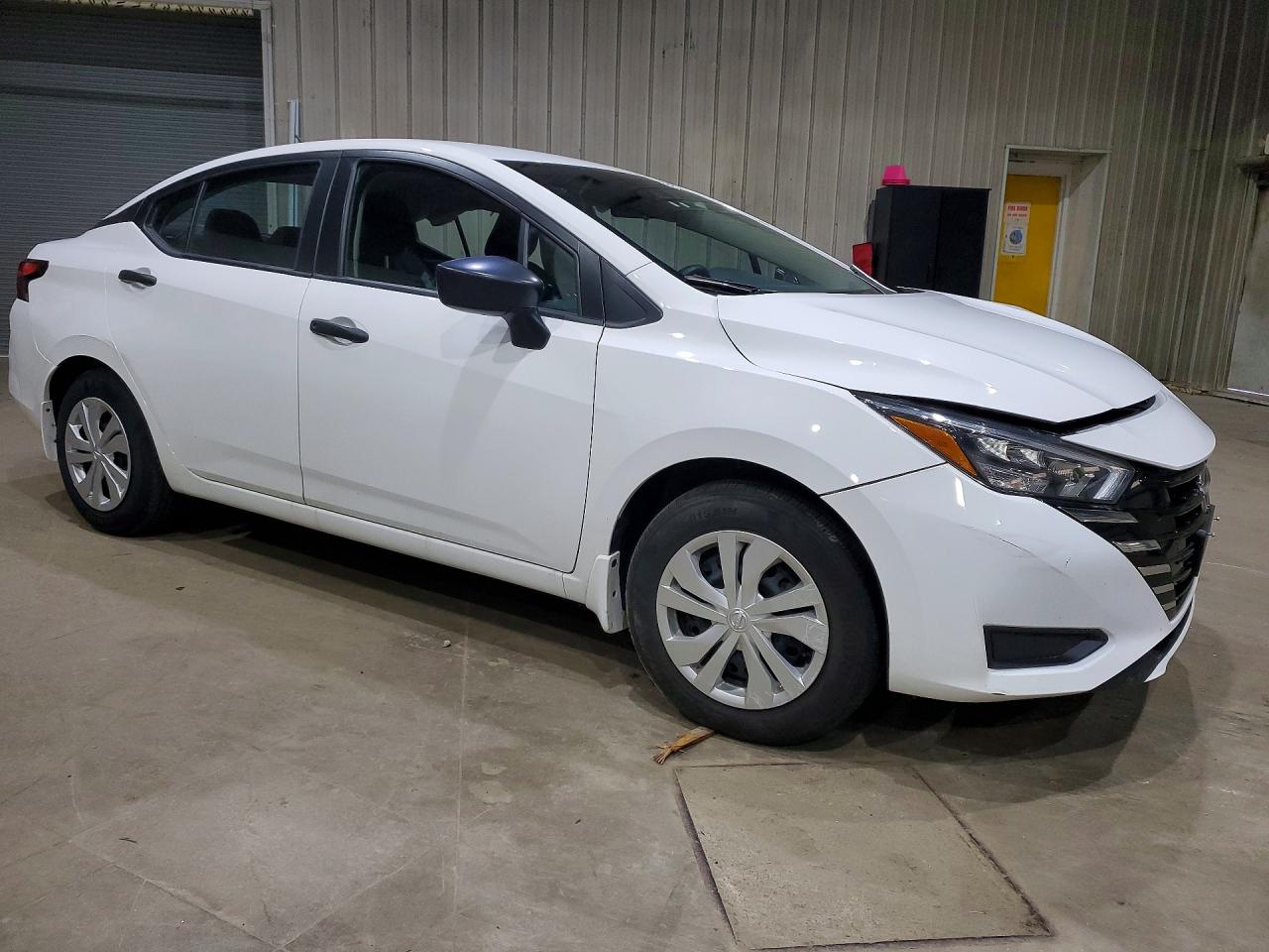 Nissan Versa S