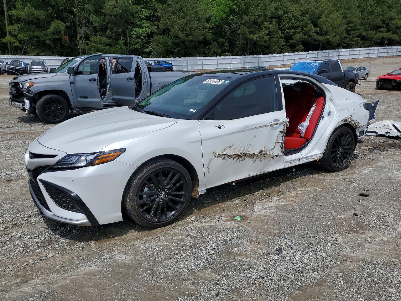 Salvage Toyota Camry Image