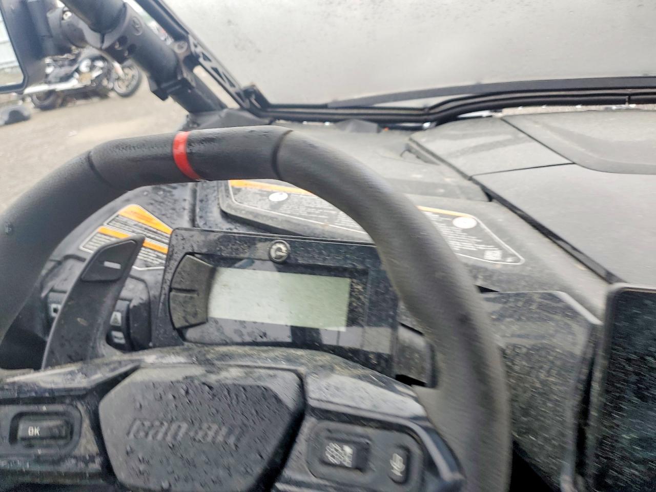 Can-Am Maverick R