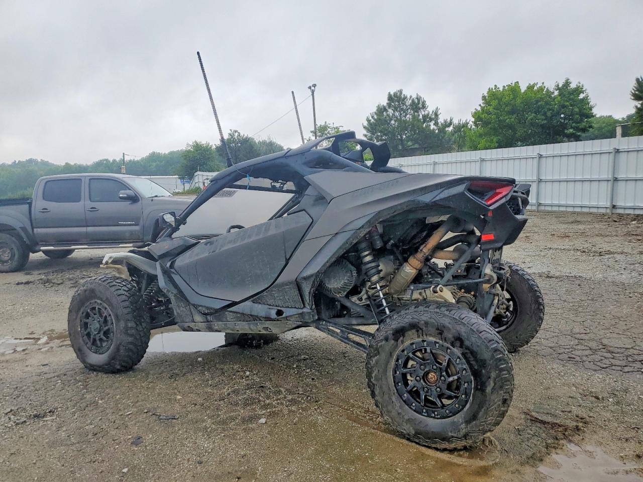 Can-Am Maverick R