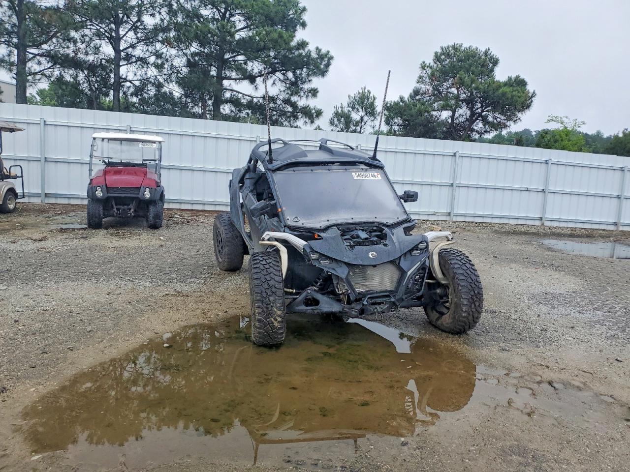 Can-Am Maverick R