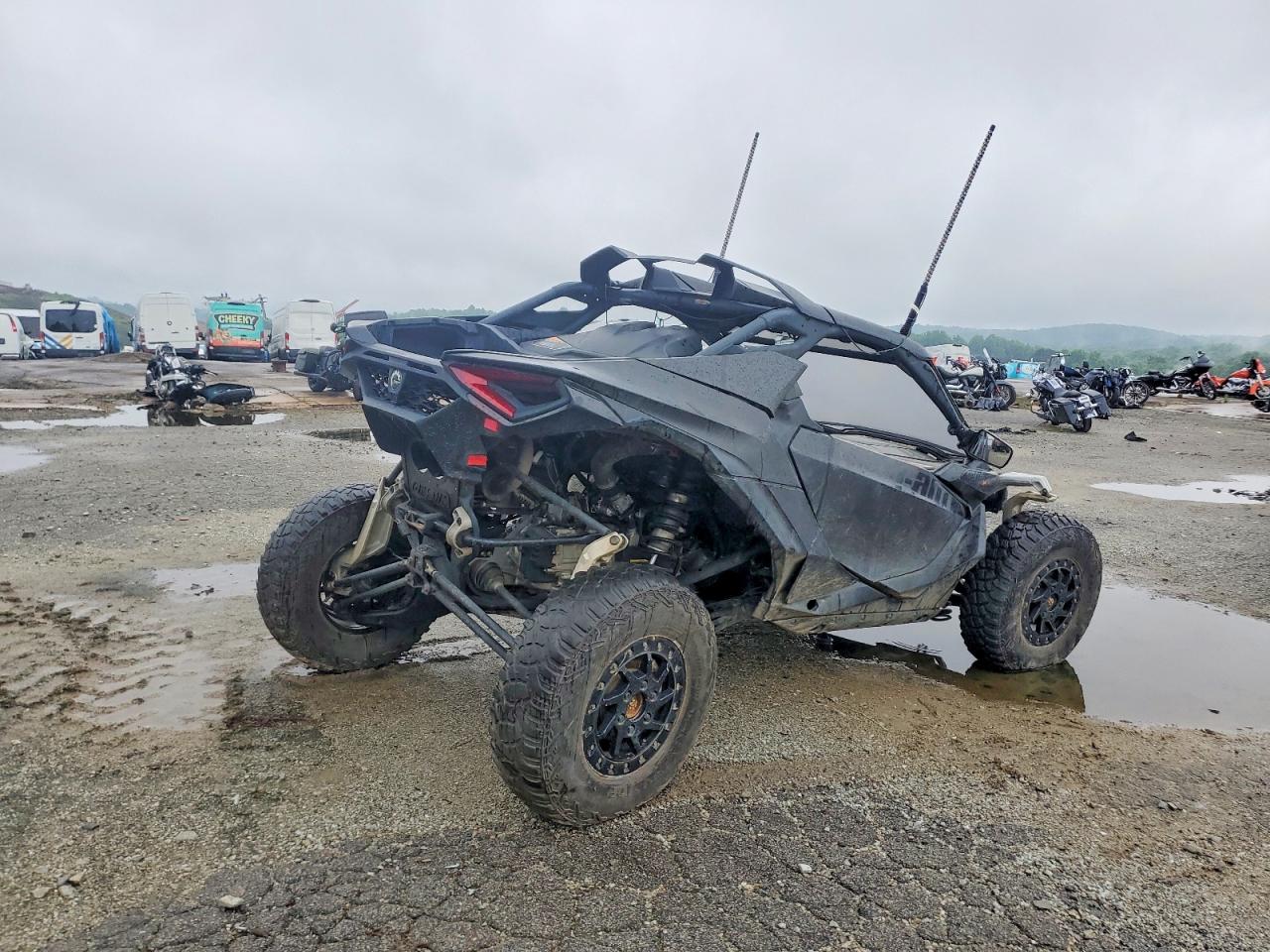 Can-Am Maverick R