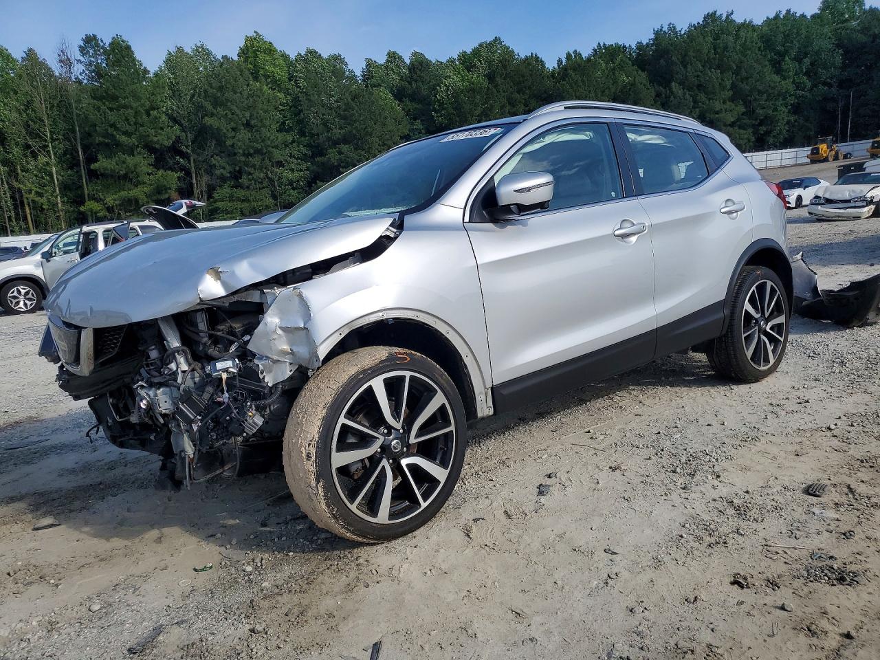 Salvage Nissan Rogue Image