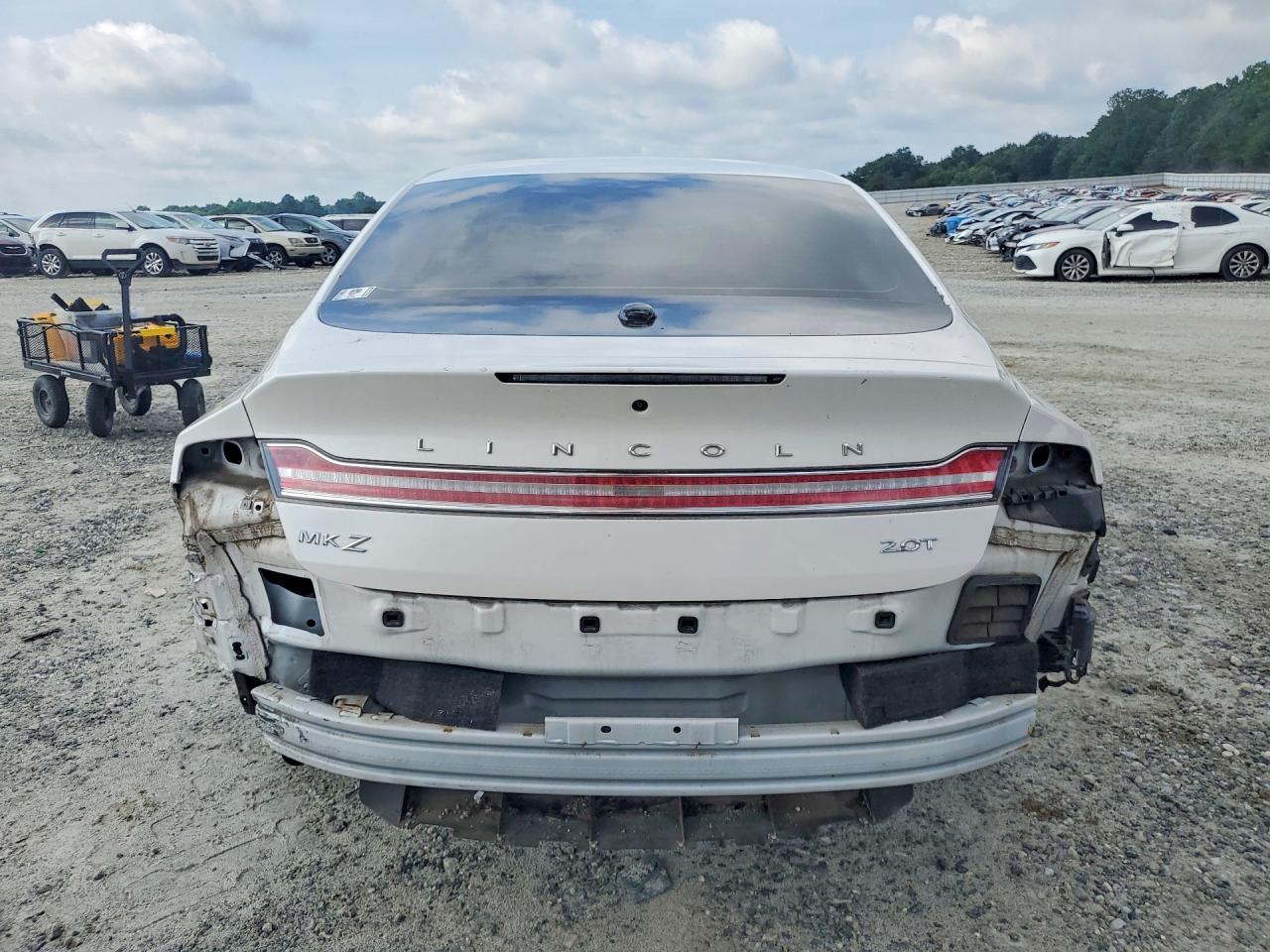 Lincoln MKZ Reserve