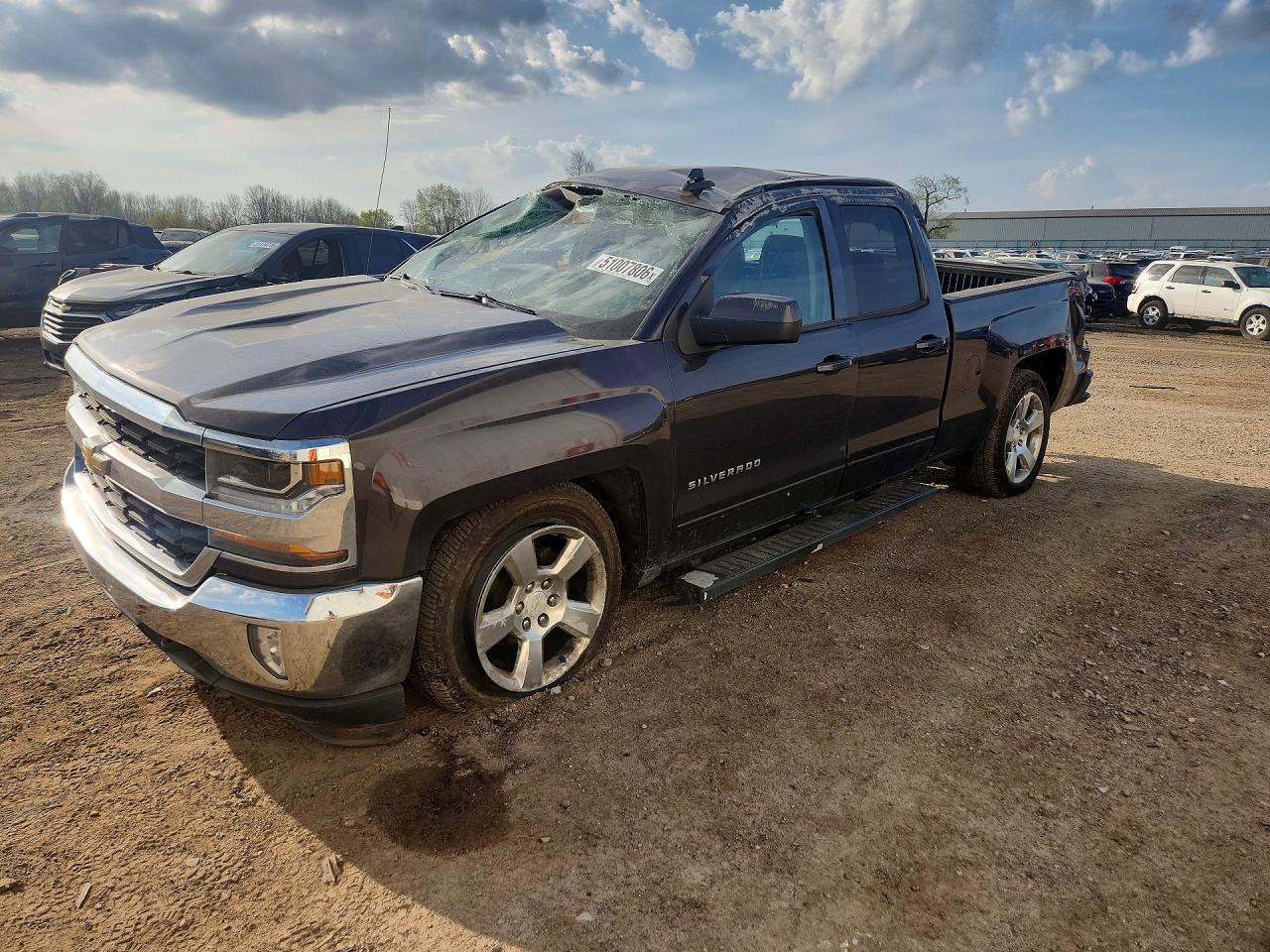 Salvage Chevrolet Silverado Image