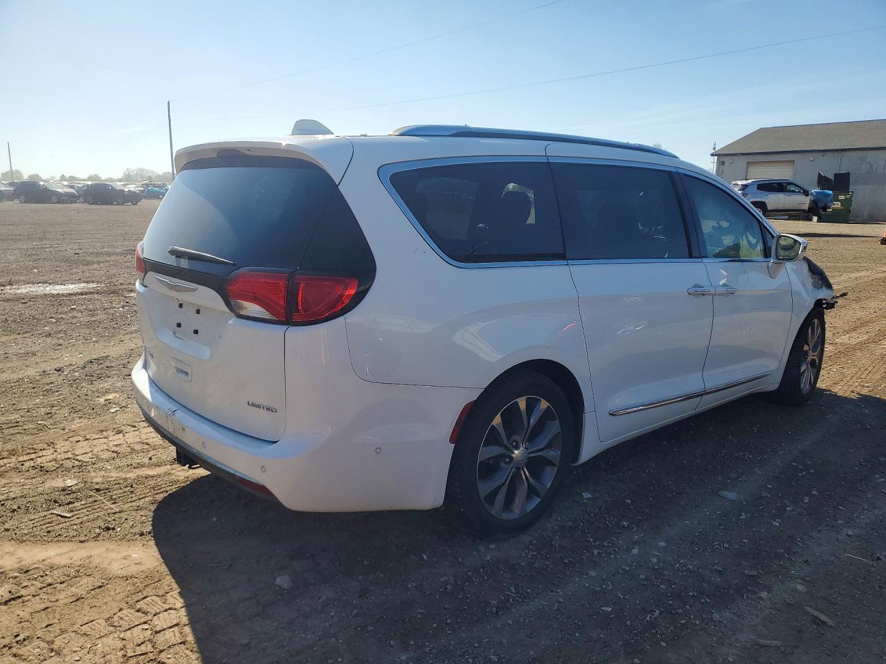 Chrysler Pacifica Limited