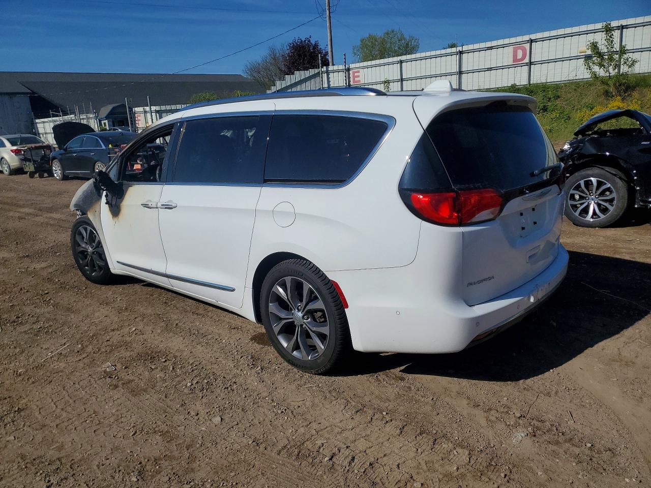 Chrysler Pacifica Limited