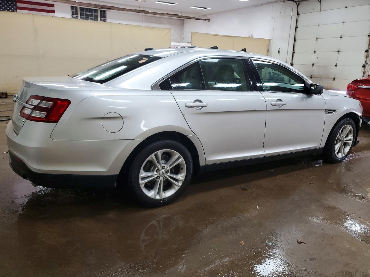 Ford Taurus Se