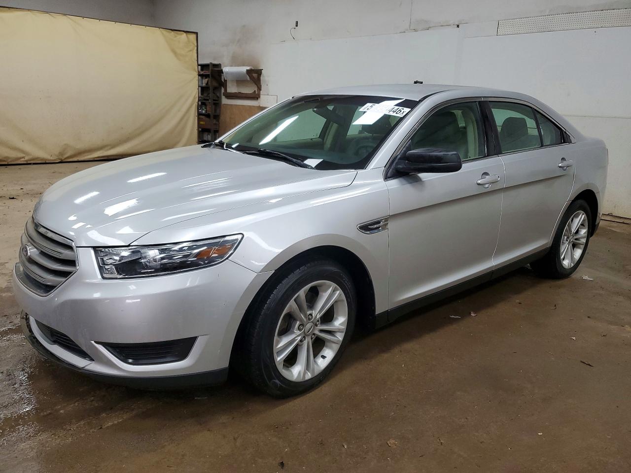 Salvage Ford Taurus Image